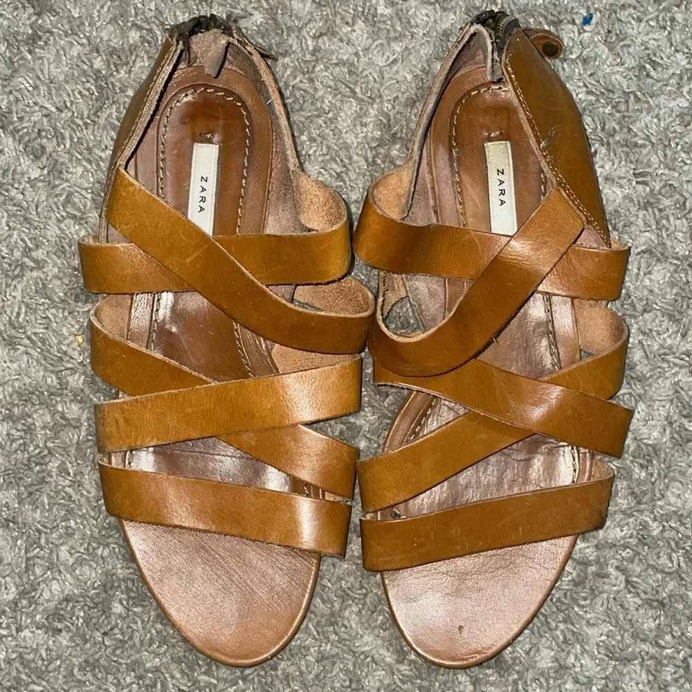 Zara Light Tan Flat Strappy Sandals - Picture 2 of 9